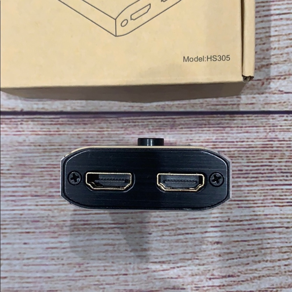 HDMI Bi-Direction Switch NWT - Picture 2 of 3